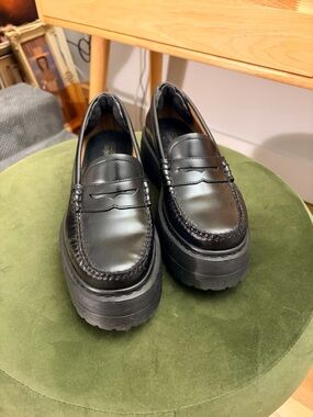 Platform Penny Loafers in Black Leather